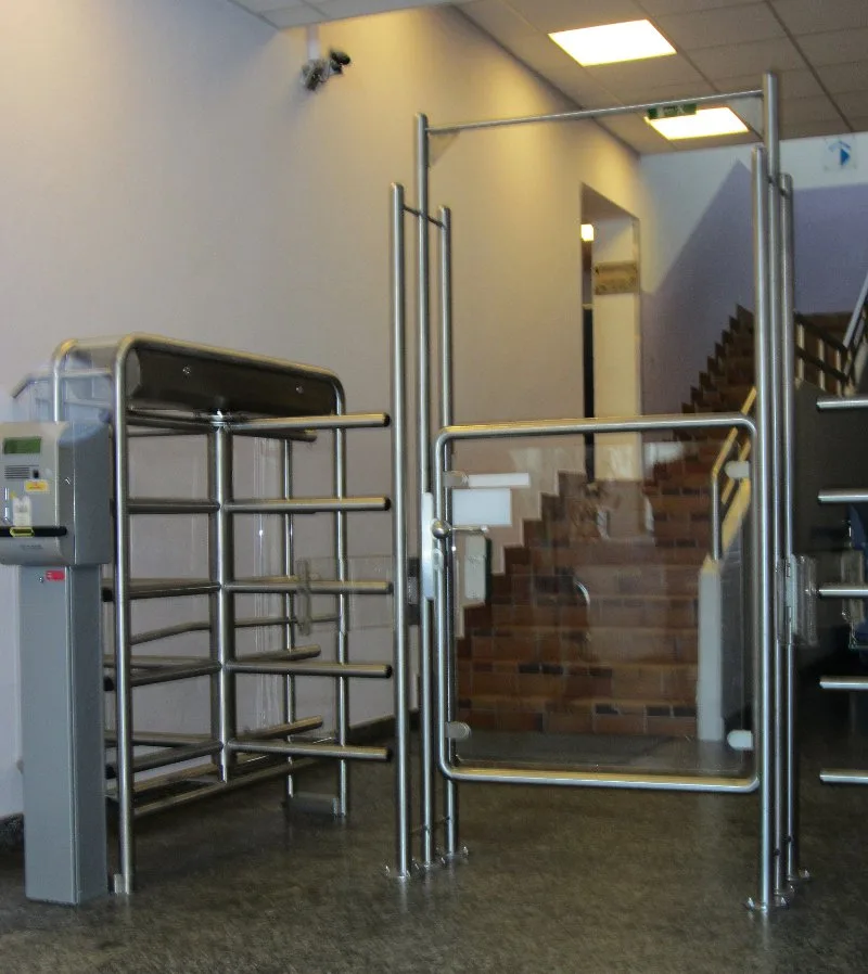 Metallkonstruktion mit Drehsperre